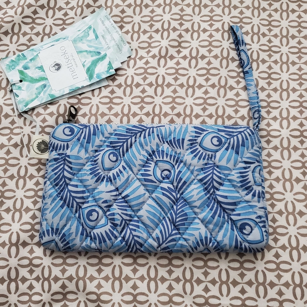Metiseko Natural Silk Quilted  Wrisslet.